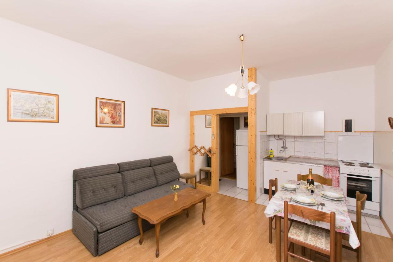 Apartments Amalija Vodice Bagian luar foto